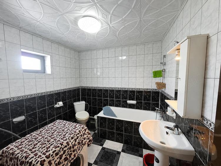 Casă cu 2 camere cu Teren 1100 Mp în Golești (Ștefănești)