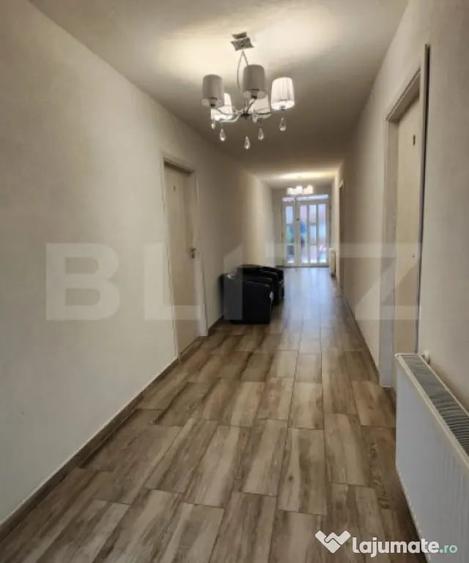 Casă cu 10 camere cu Teren 1100 Mp în Corunca