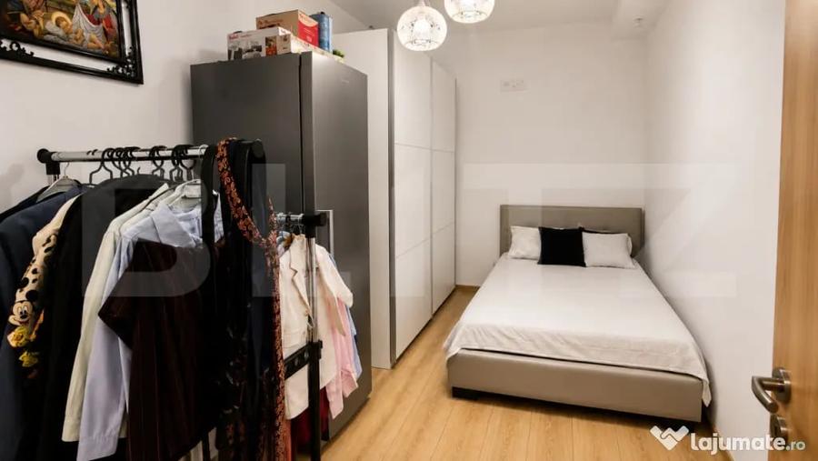 Apartament cu 3 camere semidecomandat în Central