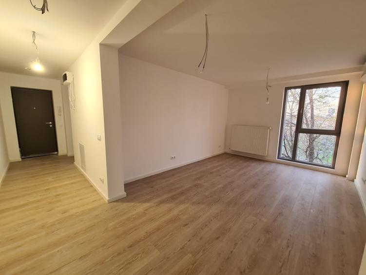 Apartament cu 2 camere decomandat în Lacul Tei