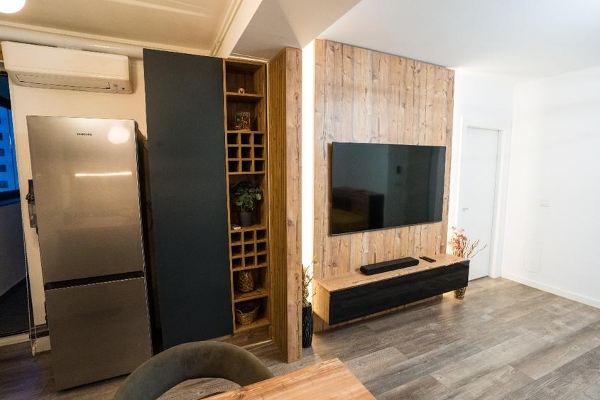 Apartament cu 2 camere semidecomandat, mobilat în Central