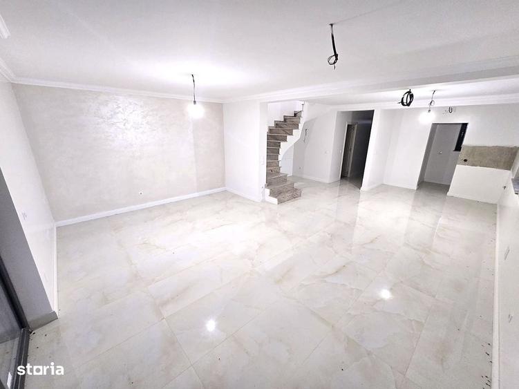 Casă cu 4 camere în Central
