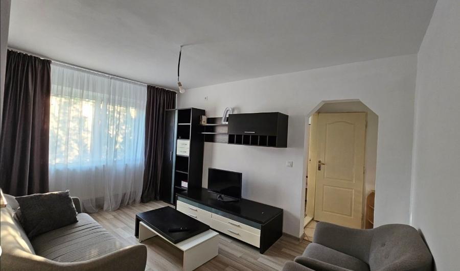 Apartament cu 3 camere, mobilat în Central