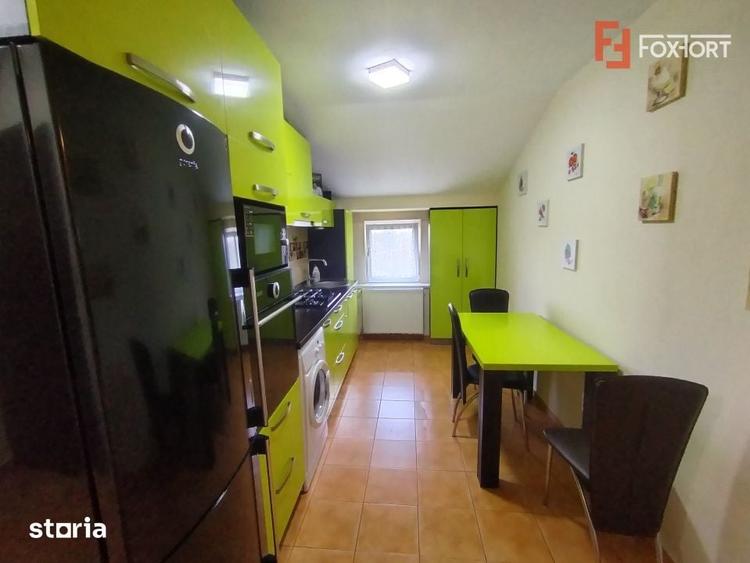 Apartament cu 3 camere decomandat în Fratelia