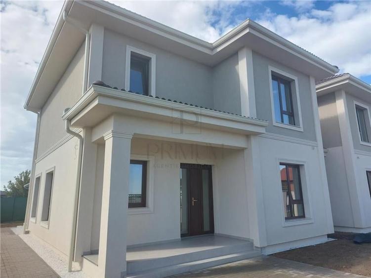Duplex cu 5 camere cu Canalizare în Dumbrăvița