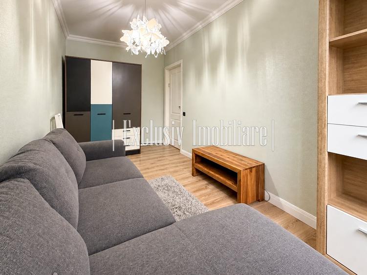 Apartament cu 3 camere semidecomandat în Tomis II