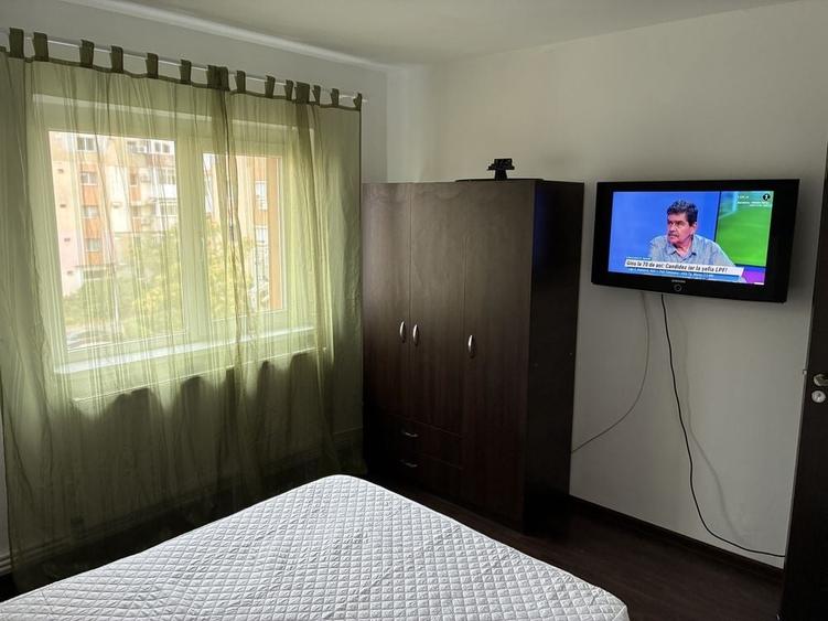 Apartament cu 2 camere decomandat în Rovine