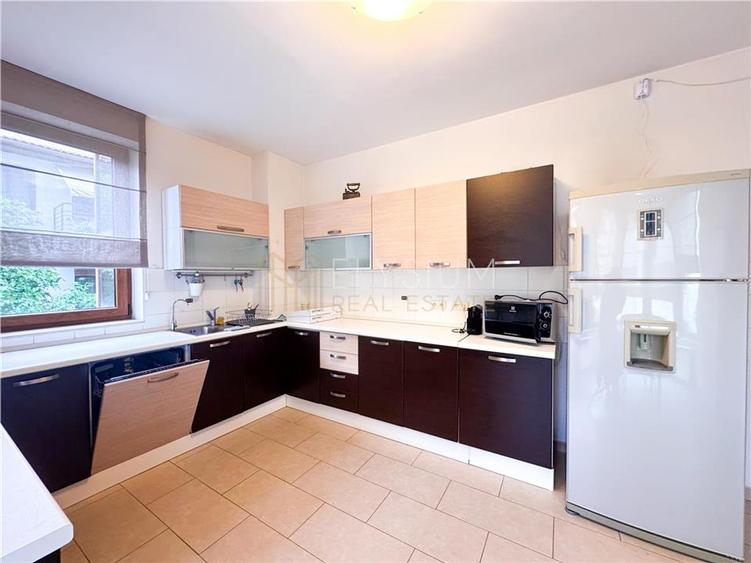 Apartament cu 4 camere semidecomandat, mobilat în Herăstrău