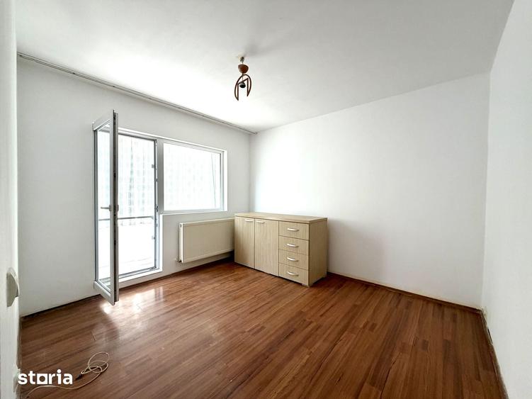 Apartament 3 camere 70 mp etaj 1 cu doua balcoane bloc izolat Bradet - 9