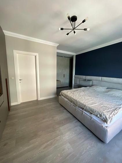 Apartament cu 4 camere decomandat în Lacul Tei