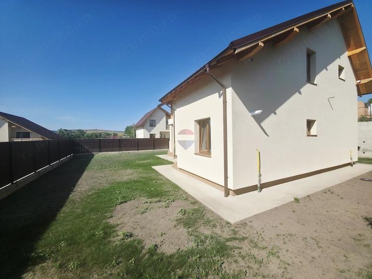 Casă cu 4 camere în Calea Romanului
