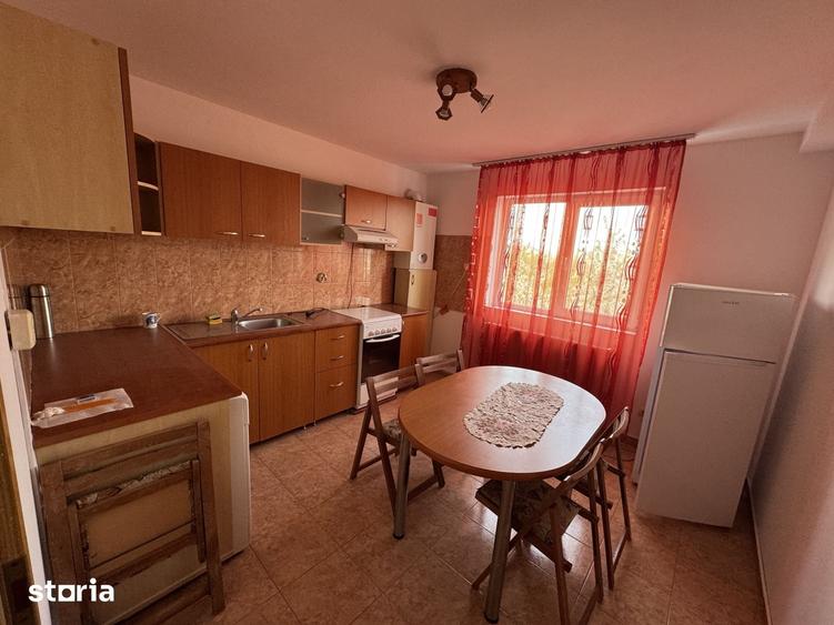 Apartament cu 3 camere în Cetate