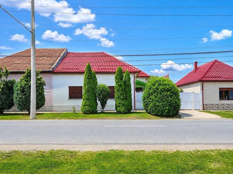 Casă cu 3 camere cu Teren 1000 Mp în Ghirodei