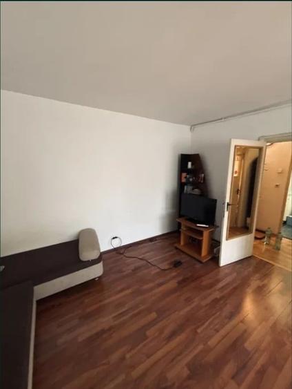 Apartament cu 2 camere decomandat în Lacul Tei