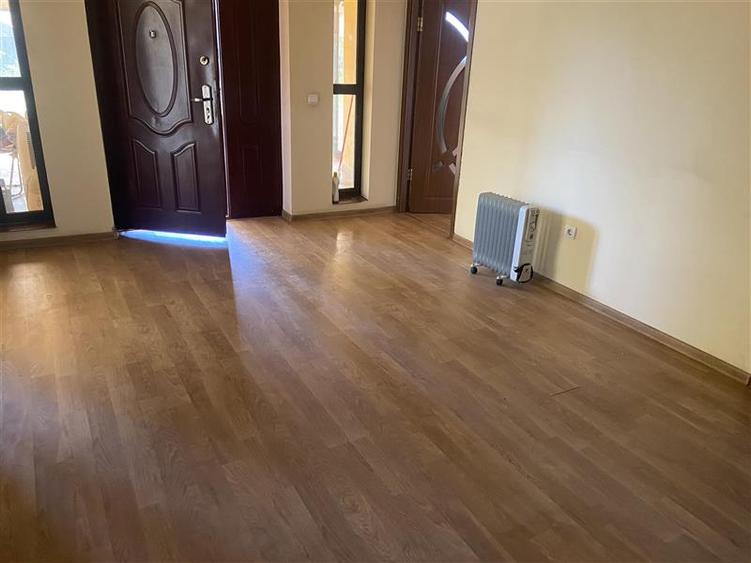 Casă individuală cu 3 camere cu Canalizare în Hângulești