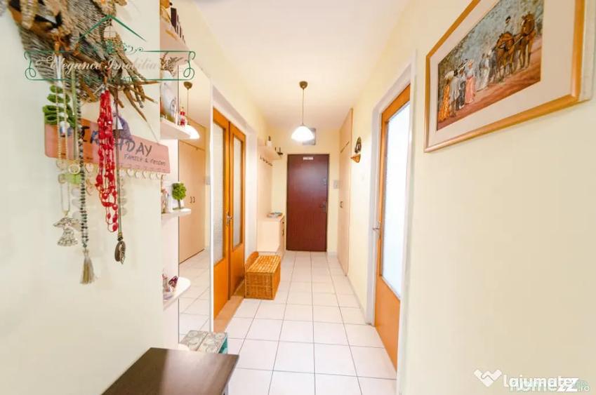 Apartament cu 5 camere decomandat în Fortuna
