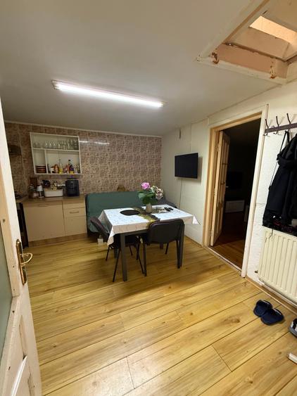 Casă cu 8 camere cu Teren 229 Mp în Pantelimon