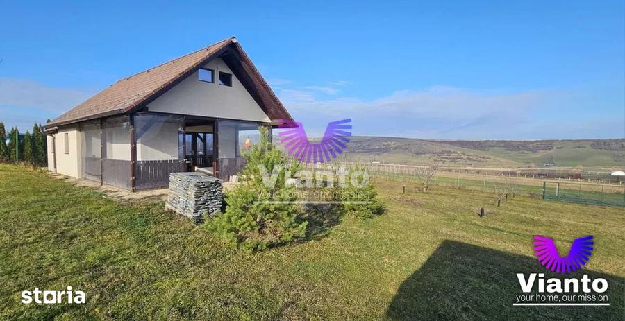 Casă cu 2 camere cu Teren 1300 Mp în Roșia