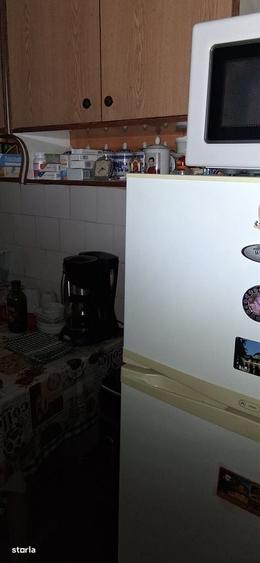Apartament cu 3 camere semidecomandat în Est