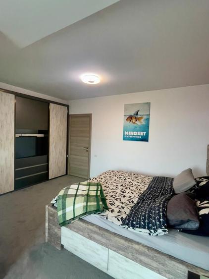 Apartament cu 3 camere decomandat, mobilat în Faleza Nord