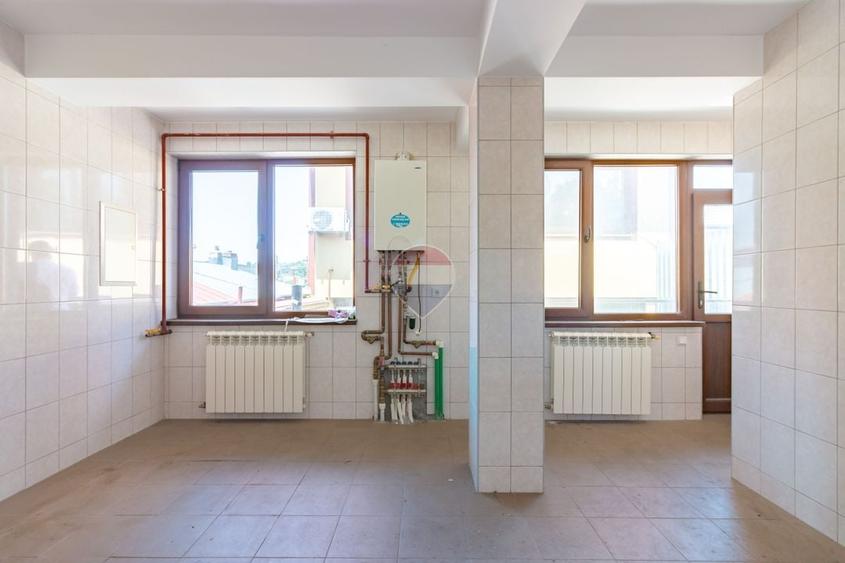 Casă individuală cu 6 camere cu Teren 235 Mp în Ferentari