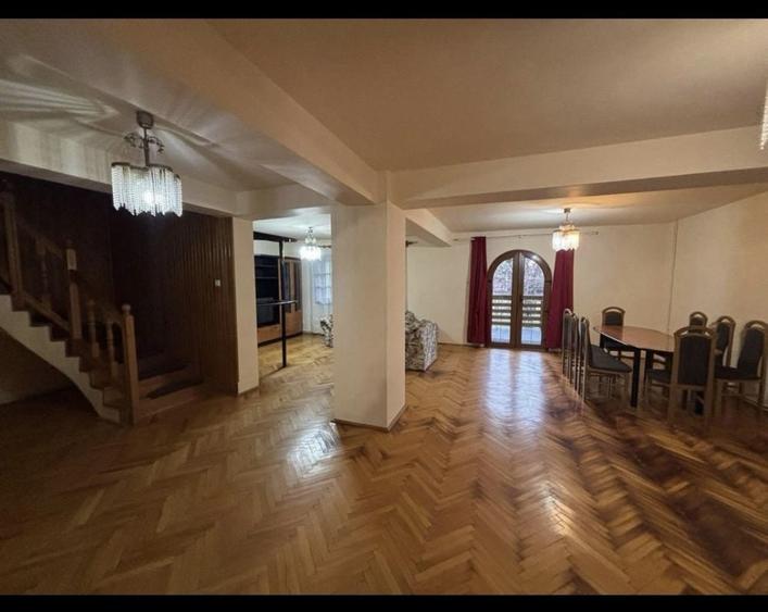 Casă cu 4 camere cu Teren 650 Mp în Grădiște