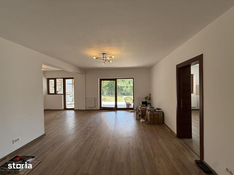 Casă cu 7 camere cu Teren 530 Mp în Berceni