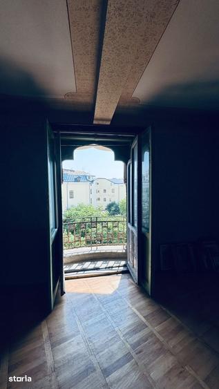 Apartament cu 4 camere decomandat în Centrul Istoric