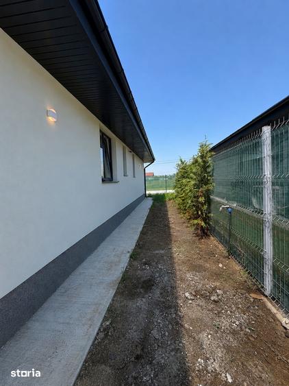 Casă cu 4 camere cu Teren 330 Mp în Crevedia