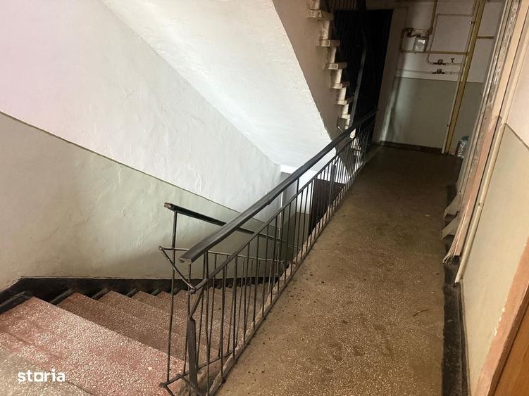 Apartament cu 3 camere decomandat în Micro 4