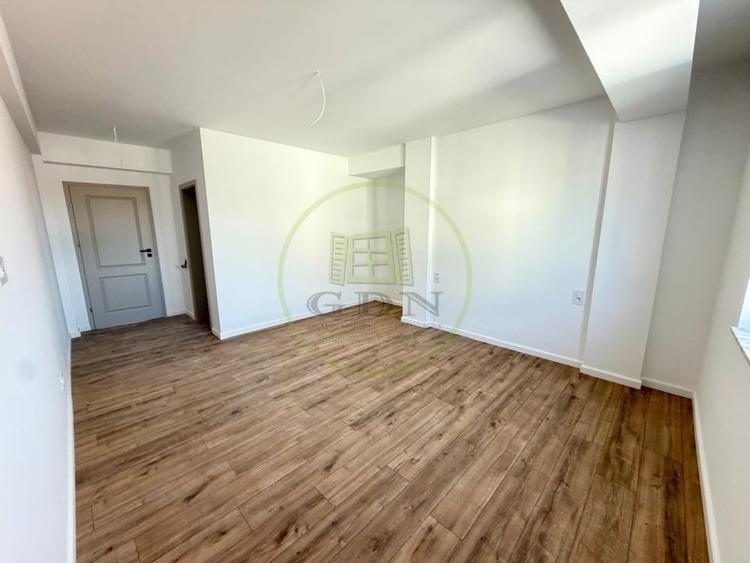 Apartament cu 3 camere decomandat în 1 Mai