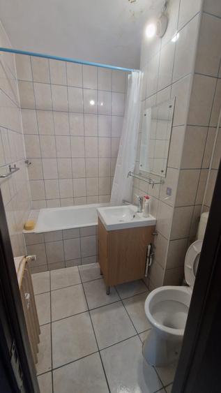 Garsonieră decomandată în Lacul Tei