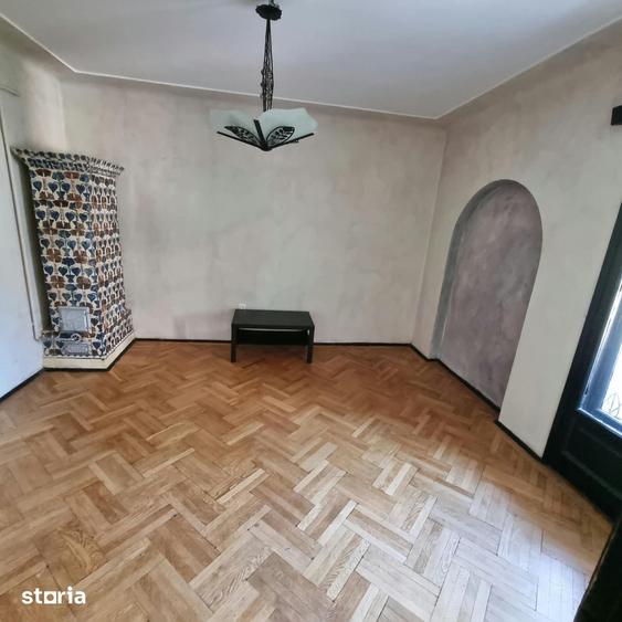 Apartament cu 3 camere semidecomandat în Cotroceni