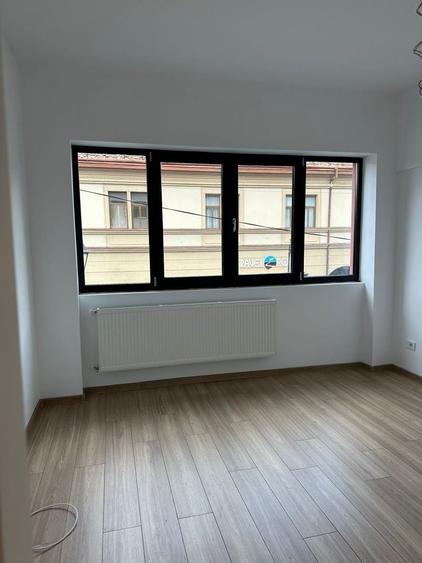 Spațiu comercial, de 35 mp, în Central