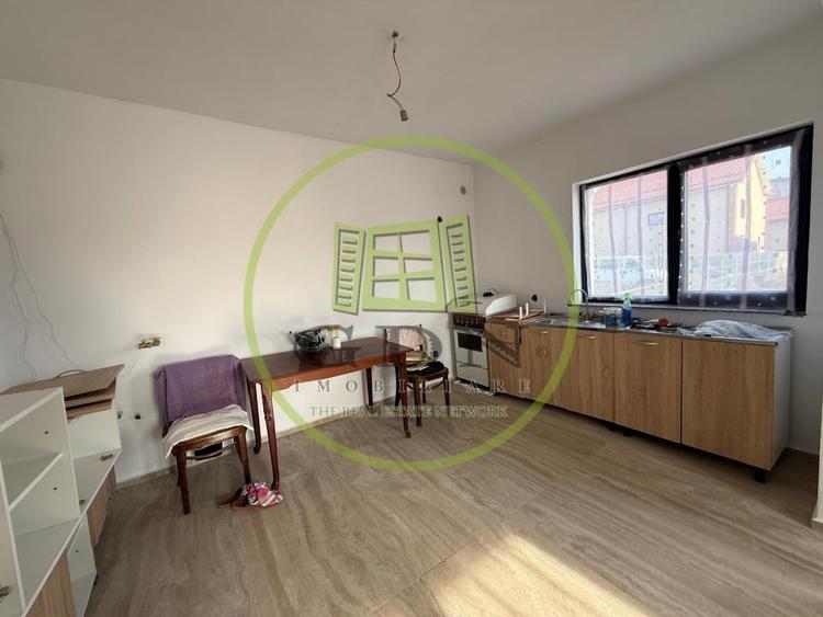 Casă individuală cu 3 camere cu Teren 500 Mp în Bariera Vâlcii