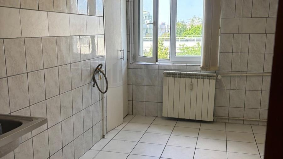 Apartament cu 2 camere decomandat în Aviației