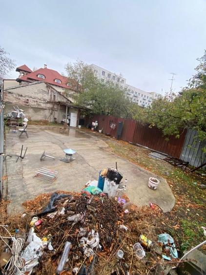 Casă individuală cu 7 camere cu Canalizare în Parcul Carol
