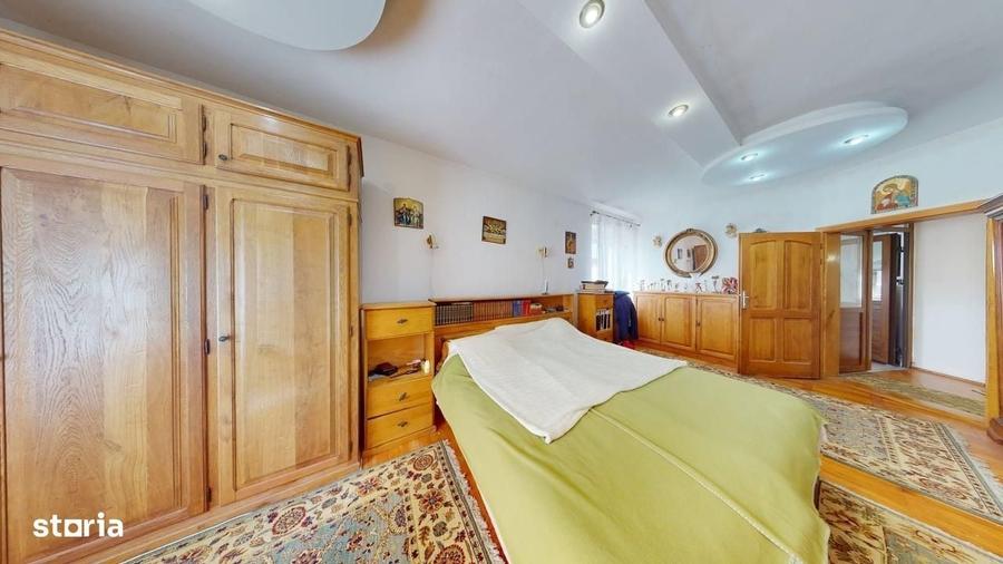 Casă cu 4 camere în Trei Stejari