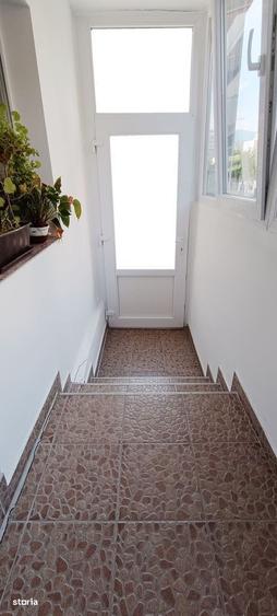 Apartament cu 3 camere decomandat în Județean