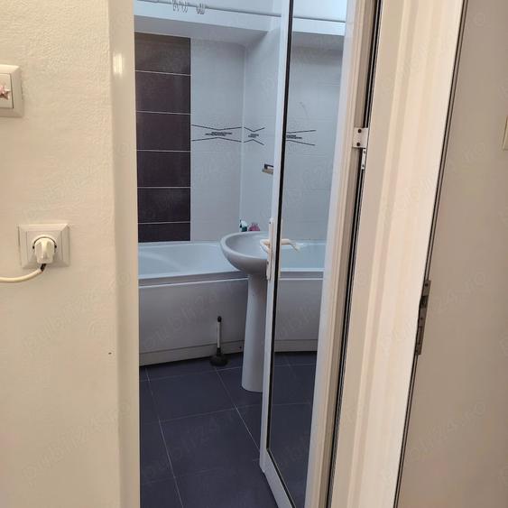 Apartament cu 2 camere decomandat în Piața