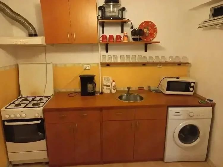 Apartament cu 2 camere semidecomandat în Complex Studențesc