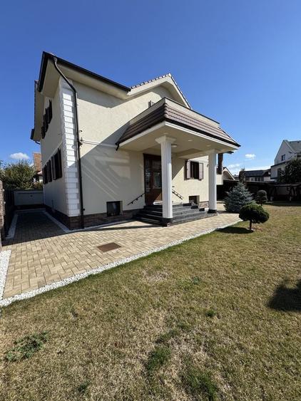 Casă cu 4 camere în Lazaret