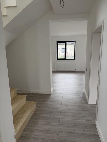 Casă cu 4 camere în Lehnești