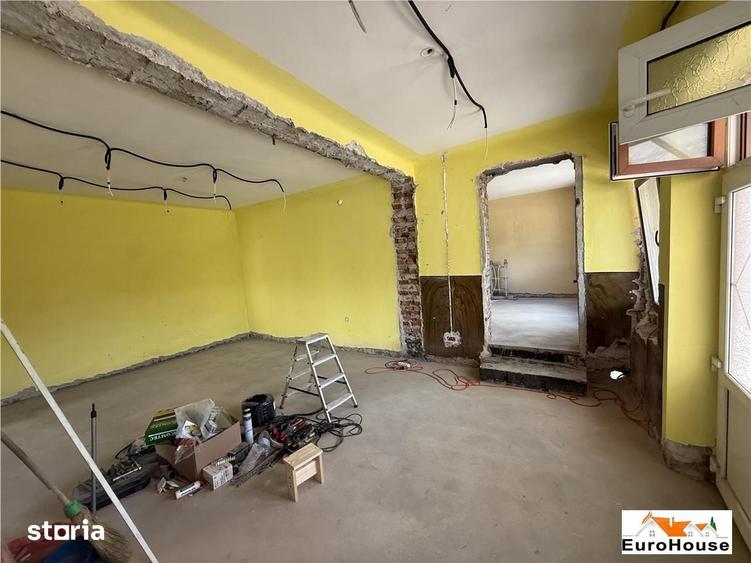 Casă cu 3 camere cu Teren 300 Mp în Central