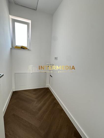 Casă individuală cu 4 camere cu Canalizare în Cetate