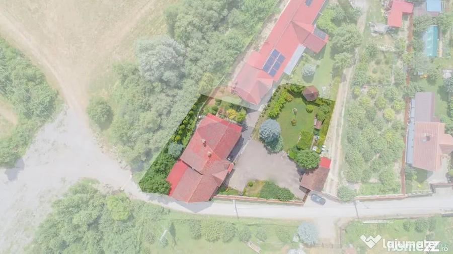 Casă cu 7 camere cu Teren 800 Mp în Purcăreni