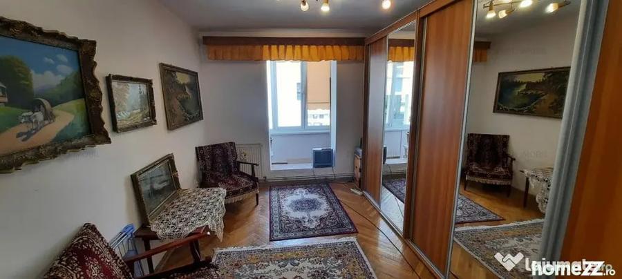 Apartament cu 4 camere decomandat în Ultracentral
