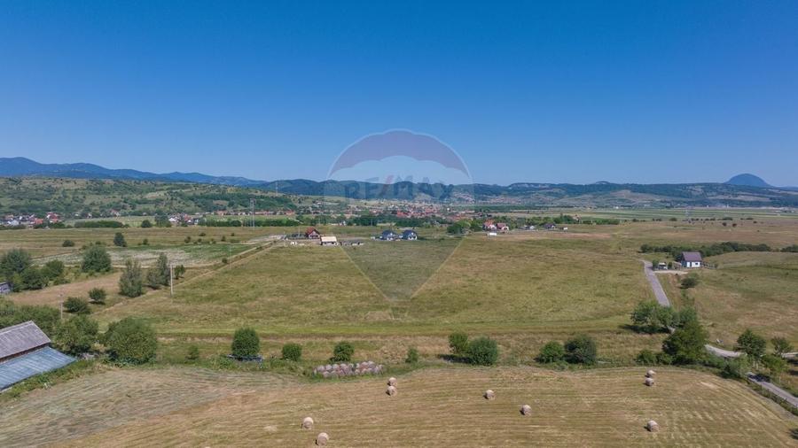 Teren Construcții intravilan de 6900 mp, în Bran