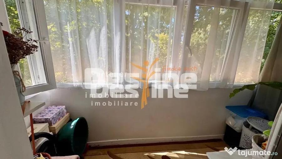 Apartament cu 3 camere semidecomandat în Donici