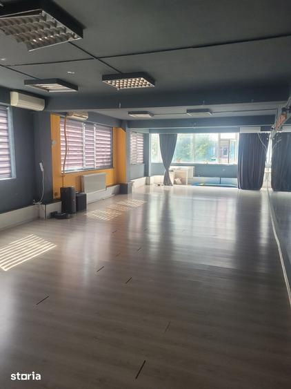 Spațiu comercial, de 120 mp, în ICIL